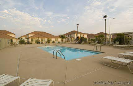 The Springs Condominium Resort Мъскийт Екстериор снимка