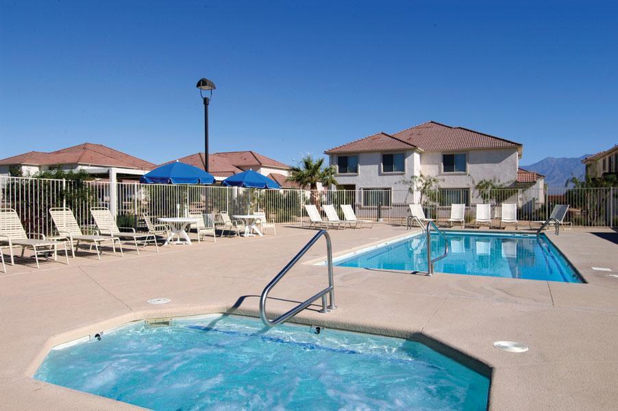 The Springs Condominium Resort Мъскийт Екстериор снимка